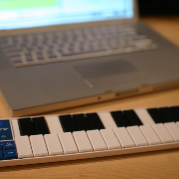 MIDI device connected to computer